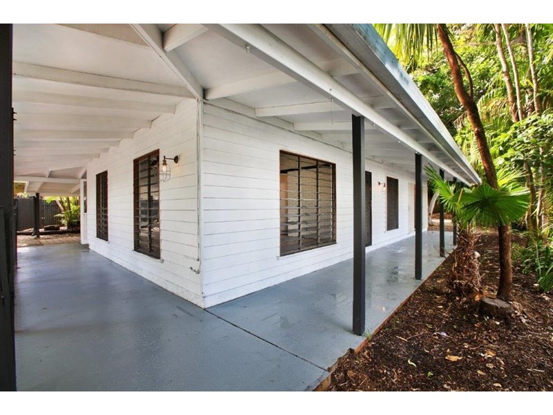 25 Trinity Beach Road, Trinity Beach QLD 4879