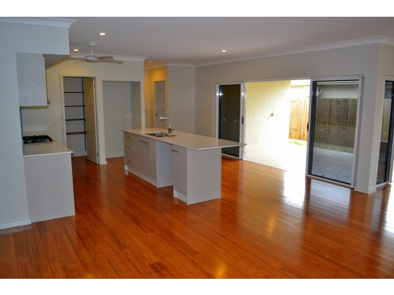 11 Foxville Cct, Trinity Park QLD 4879