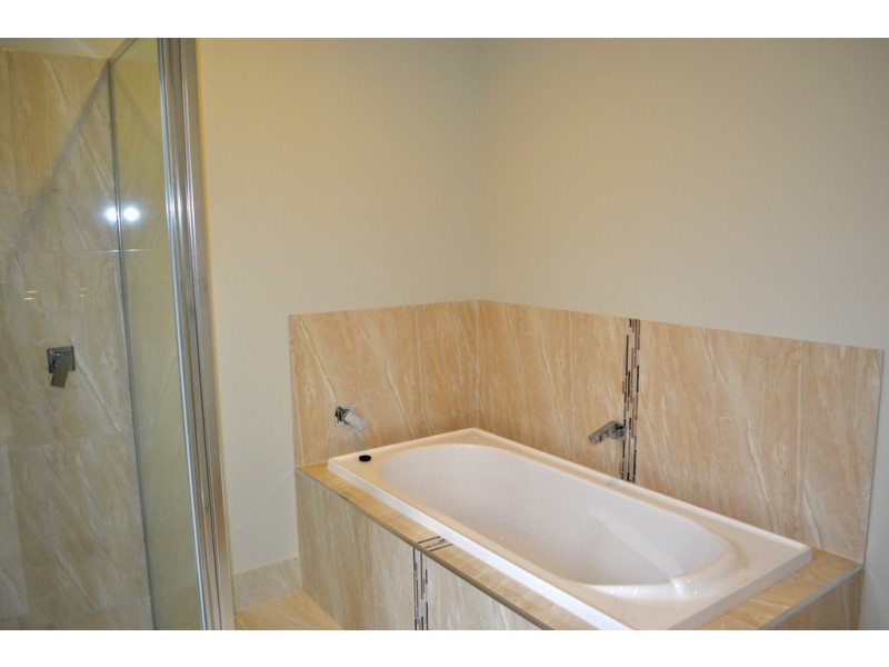 11 Foxville Cct, Trinity Park QLD 4879