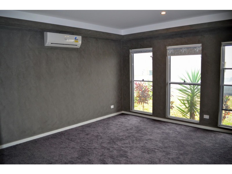 11 Foxville Cct, Trinity Park QLD 4879