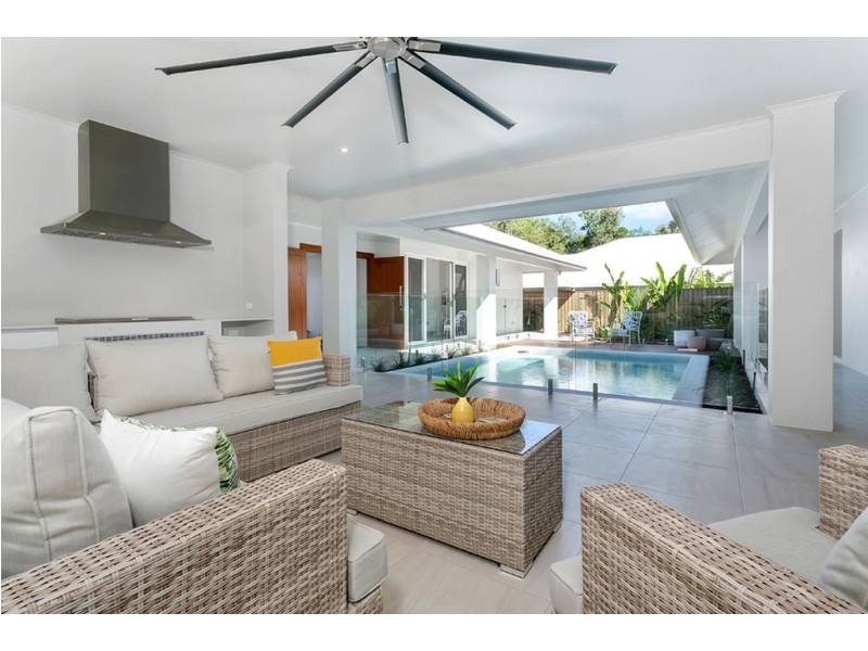 8 Canopy Way, Palm Cove QLD 4879