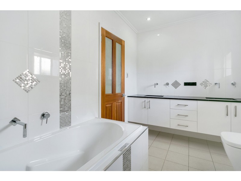 11 Grandview Crescent, Earlville QLD 4870