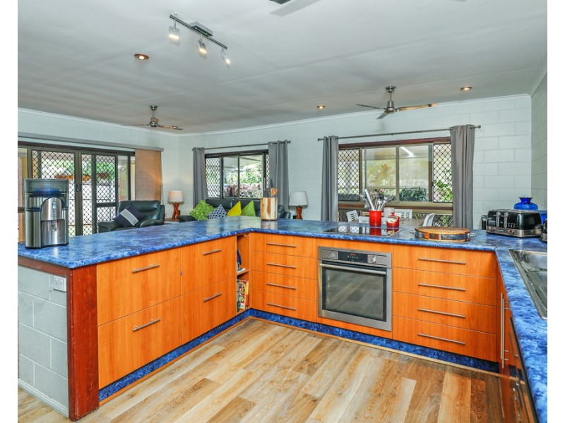 2/6 Madang Street, Trinity Beach QLD 4879