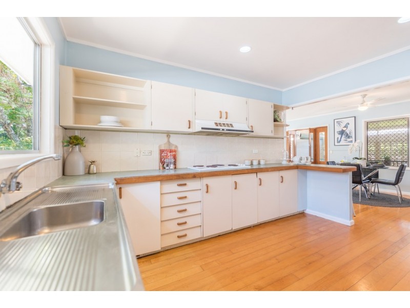 152 Greenslopes Street, Edge Hill QLD 4870