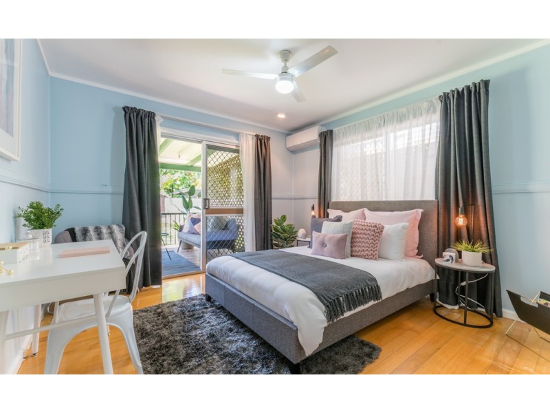 152 Greenslopes Street, Edge Hill QLD 4870