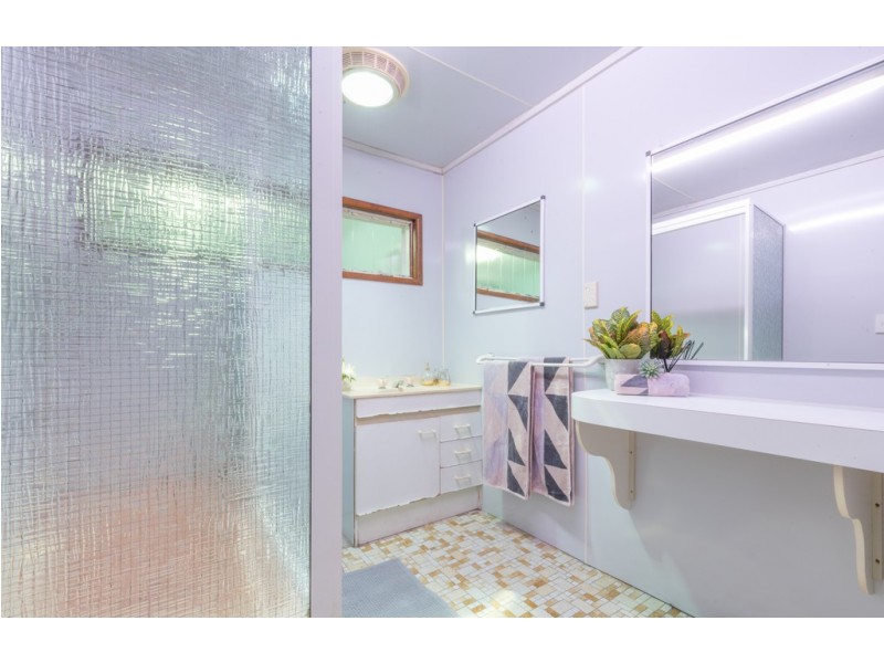 152 Greenslopes Street, Edge Hill QLD 4870