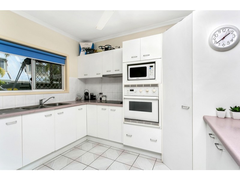 9/77-79 Moore Street, Trinity Beach QLD 4879