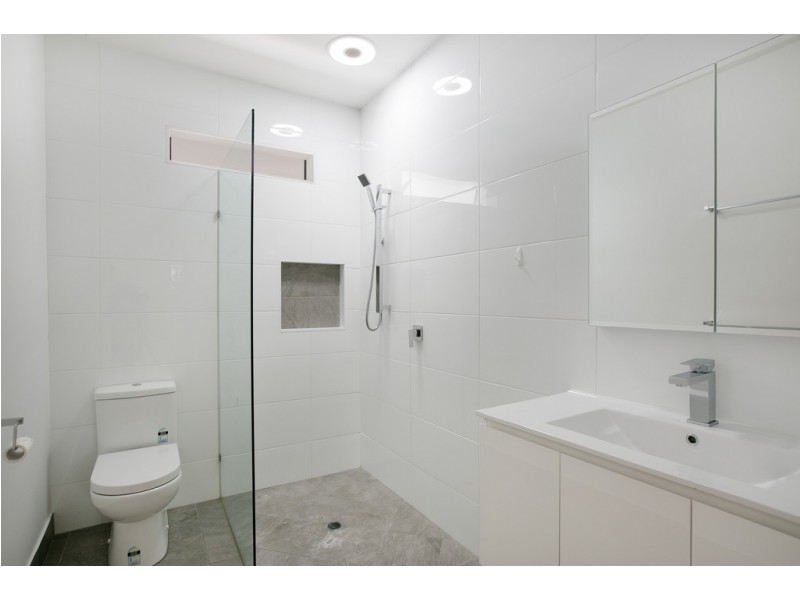 36 David St, Machans Beach QLD 4878