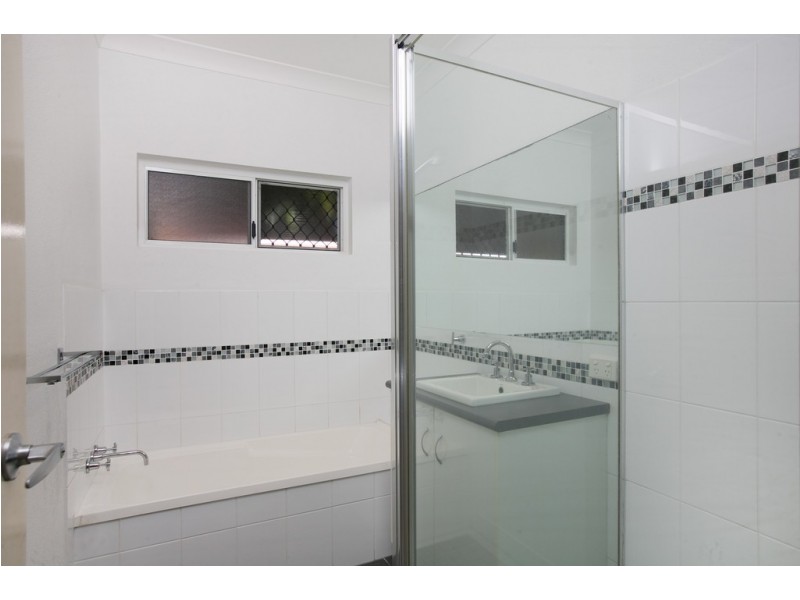 8 Capri Close, Kewarra Beach QLD 4879