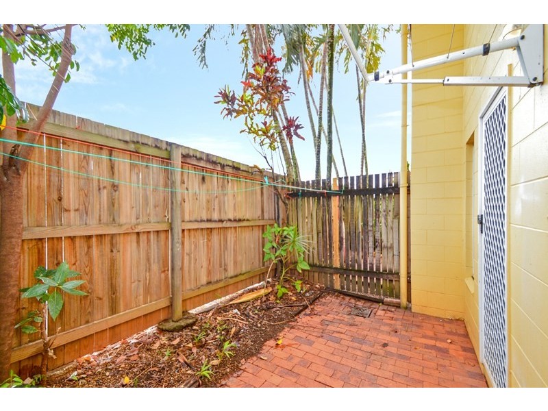 10/3-5 Tenni Street, Redlynch QLD 4870