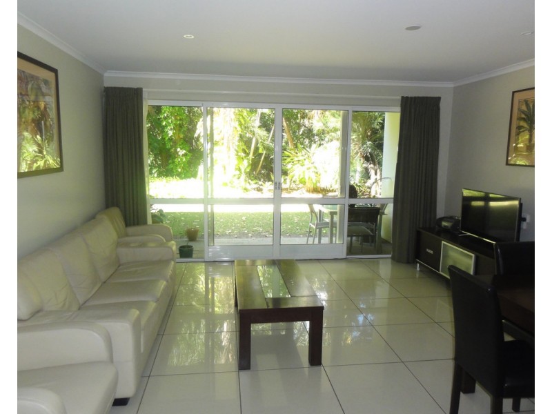 209 Coral Coast Drive, Palm Cove QLD 4879