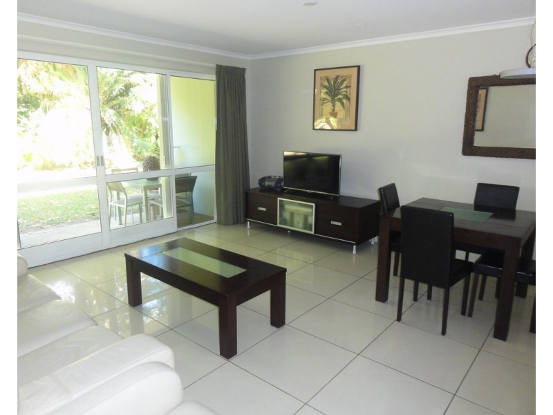 209 Coral Coast Drive, Palm Cove QLD 4879