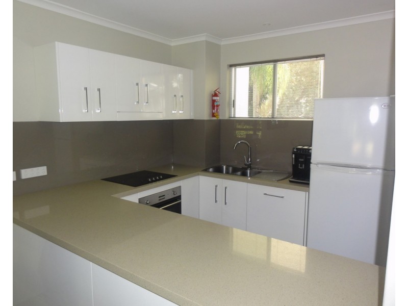 209 Coral Coast Drive, Palm Cove QLD 4879