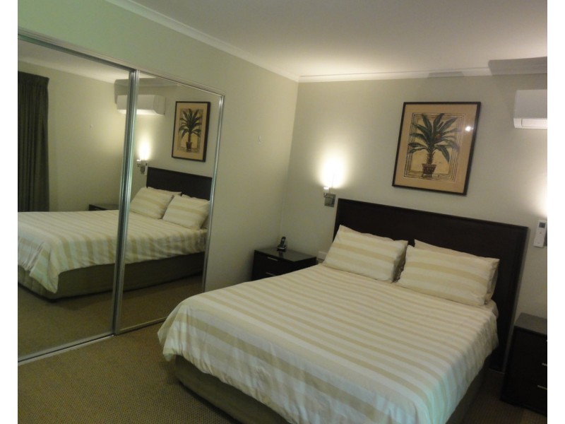 209 Coral Coast Drive, Palm Cove QLD 4879
