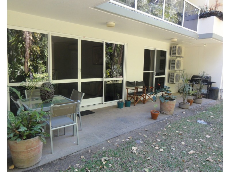 209 Coral Coast Drive, Palm Cove QLD 4879