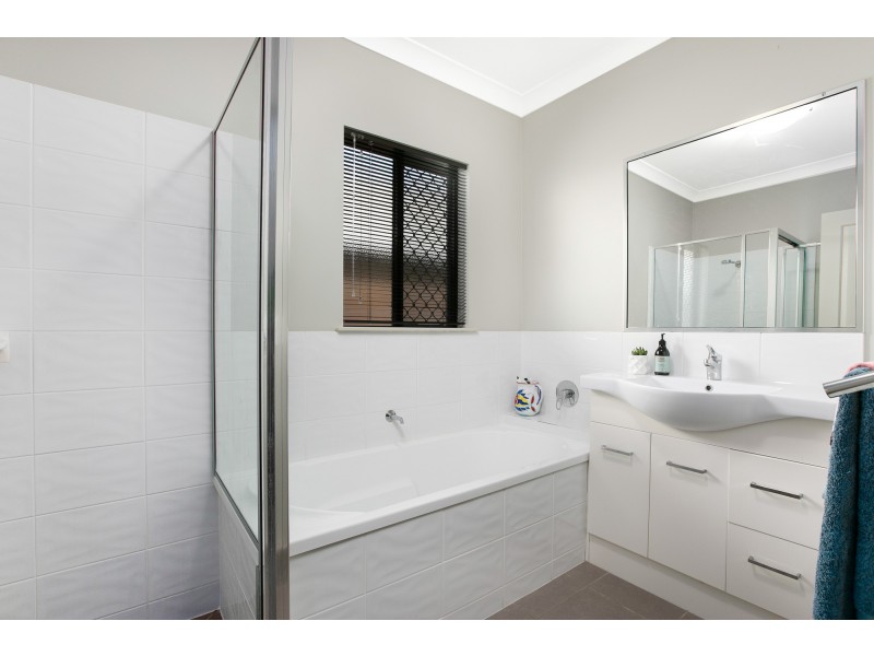 31 Bowline Close, Trinity Beach QLD 4879