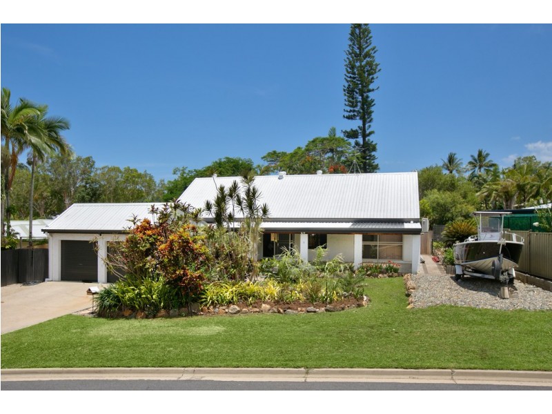 9 Boroko Close, Trinity Beach QLD 4879