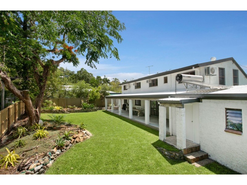 9 Boroko Close, Trinity Beach QLD 4879