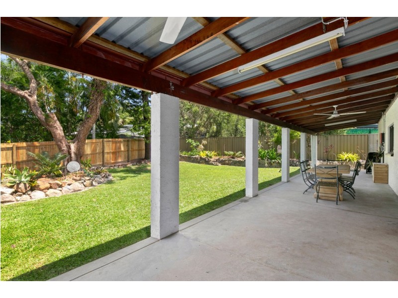 9 Boroko Close, Trinity Beach QLD 4879