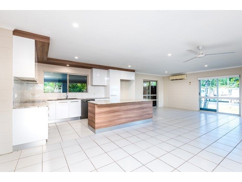 6 Kokoda Street, Trinity Beach QLD 4879