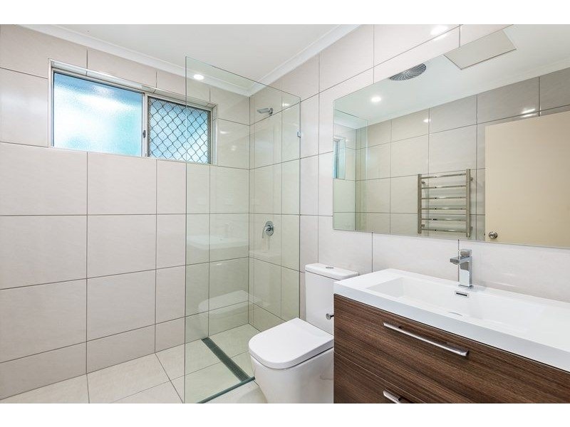 6 Kokoda Street, Trinity Beach QLD 4879