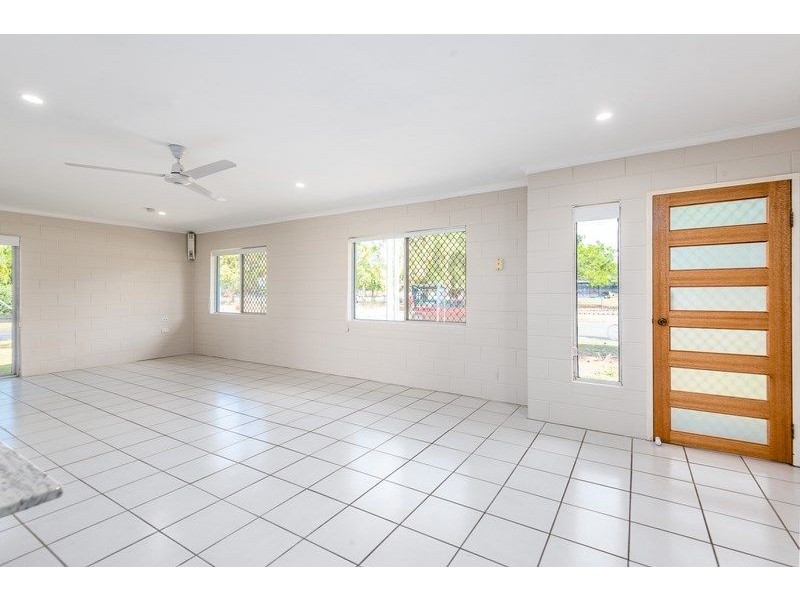 6 Kokoda Street, Trinity Beach QLD 4879