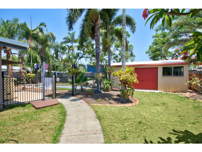 38 Magnolia Street, Holloways Beach QLD 4878