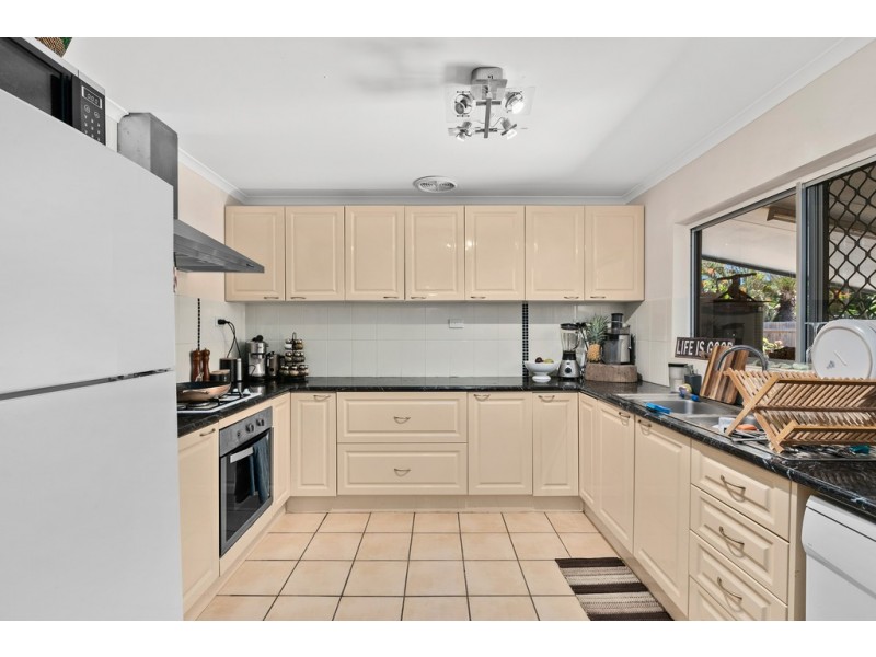 38 Magnolia Street, Holloways Beach QLD 4878