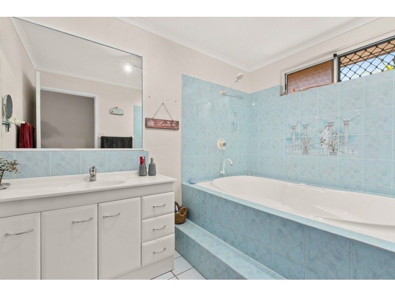 38 Magnolia Street, Holloways Beach QLD 4878