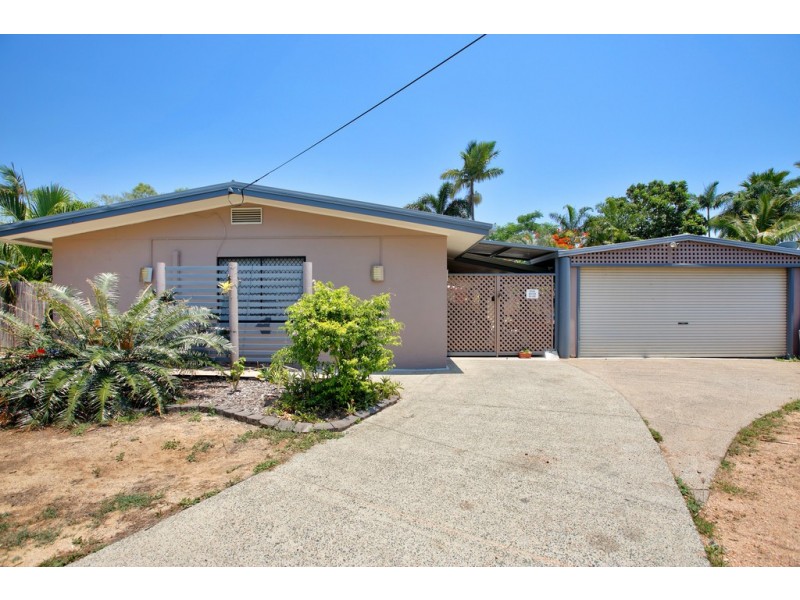 38 Magnolia Street, Holloways Beach QLD 4878