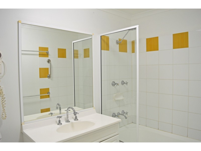 6/129 Oleander Street, Holloways Beach QLD 4878