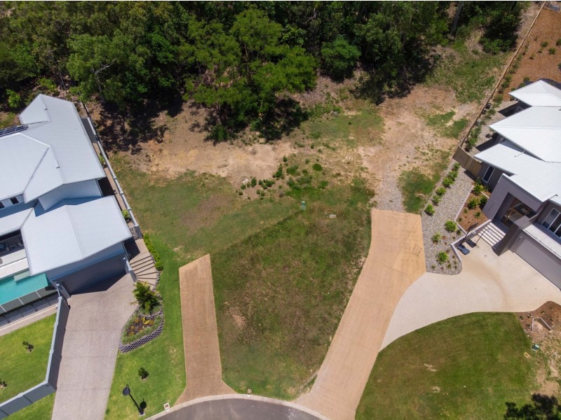 27 Freshwater Avenue, Palm Cove QLD 4879