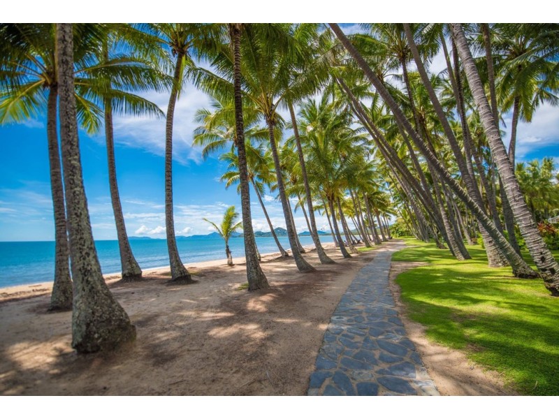 27 Freshwater Avenue, Palm Cove QLD 4879