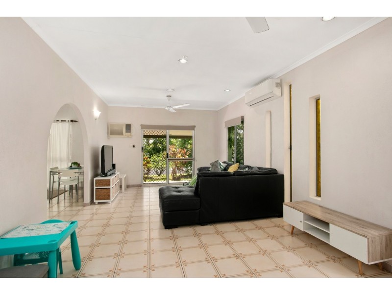 16 Cayley Street, Trinity Beach QLD 4879