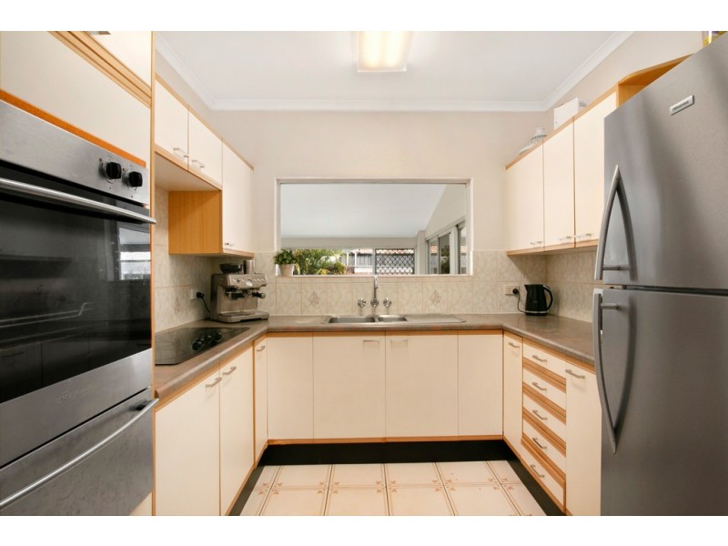 16 Cayley Street, Trinity Beach QLD 4879