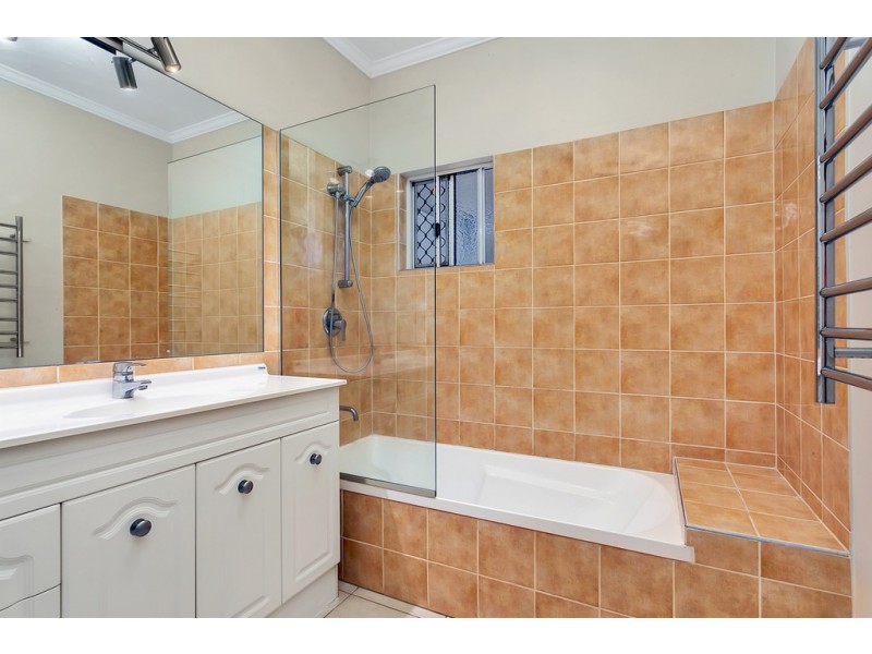 21-23 South Ellison Street, Clifton Beach QLD 4879