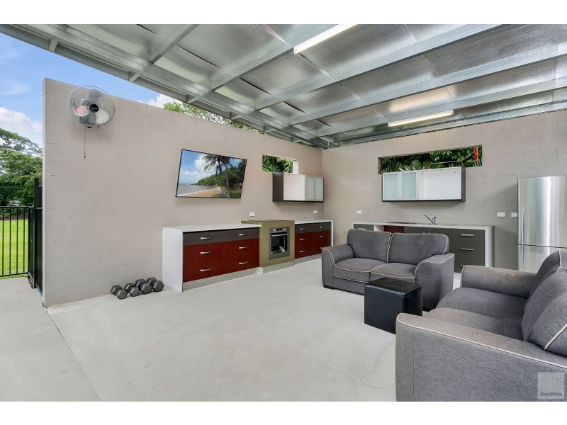 21-23 South Ellison Street, Clifton Beach QLD 4879