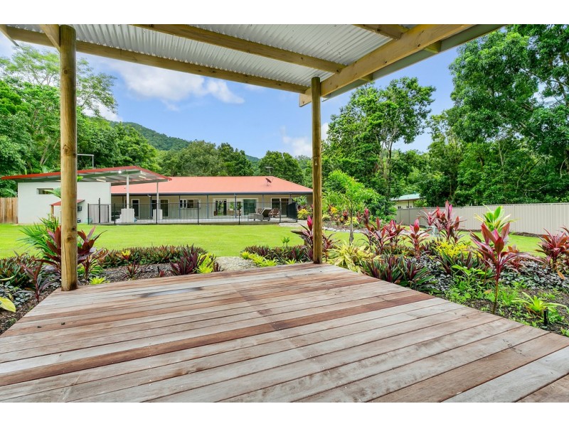 21-23 South Ellison Street, Clifton Beach QLD 4879