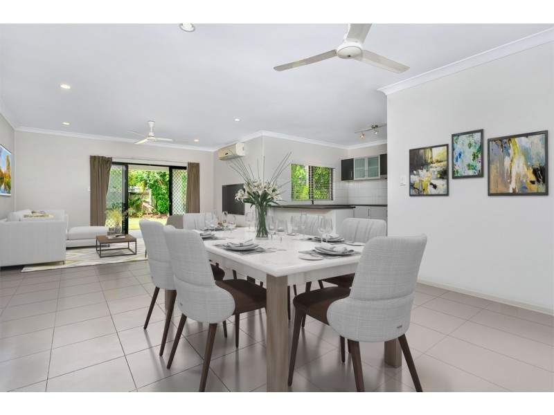 2 Murrinda Gardens, Trinity Park QLD 4879