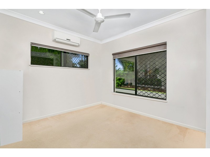 2 Murrinda Gardens, Trinity Park QLD 4879