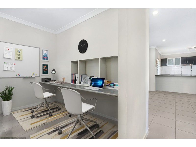 2 Murrinda Gardens, Trinity Park QLD 4879