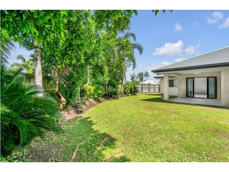 2 Murrinda Gardens, Trinity Park QLD 4879