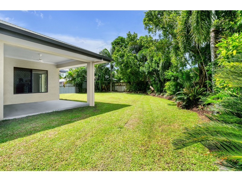 2 Murrinda Gardens, Trinity Park QLD 4879