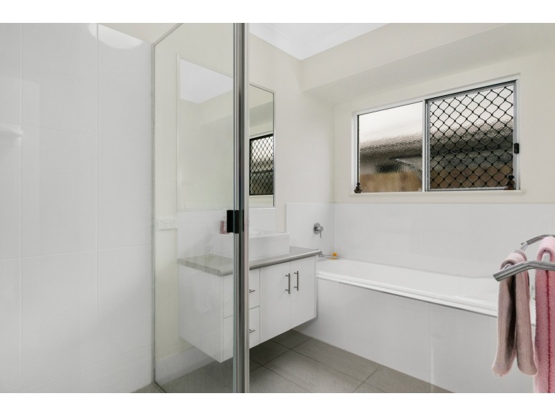 13 Landsborough Drive, Smithfield QLD 4878