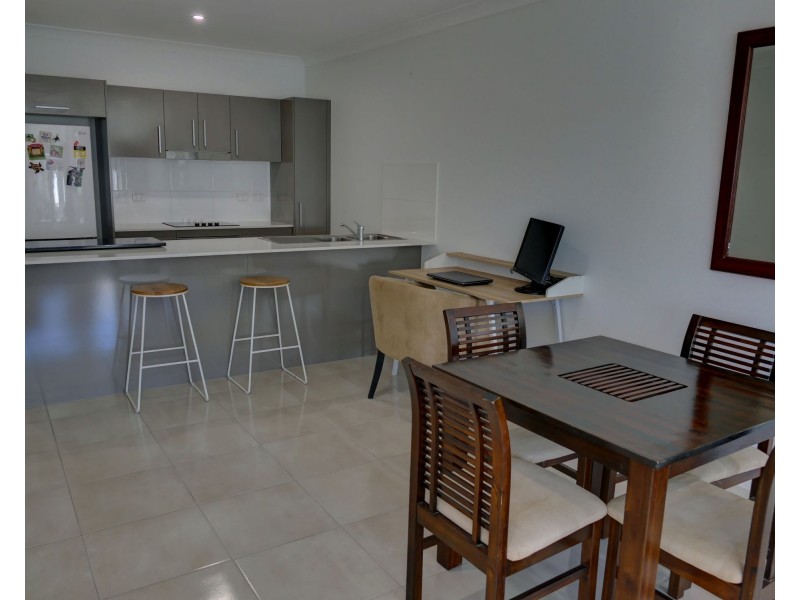 2/11 Tyson Place, Redlynch QLD 4870