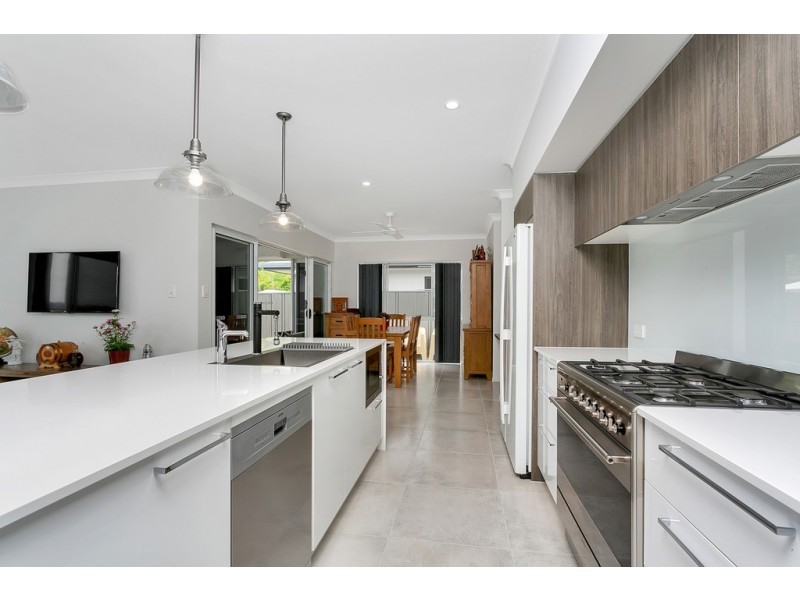 4 Coxswain Place, Trinity Beach QLD 4879