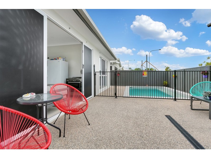 4 Coxswain Place, Trinity Beach QLD 4879