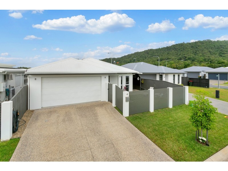 4 Coxswain Place, Trinity Beach QLD 4879