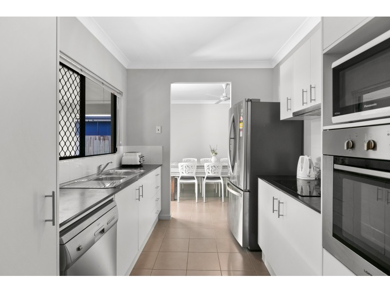 86 Roberts Drive, Trinity Beach QLD 4879