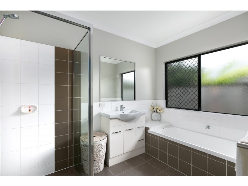 86 Roberts Drive, Trinity Beach QLD 4879